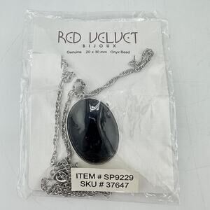 20” NWT Red Velvet Bijoux Silver Tone Oval Onyx Cabochon Pendant Necklace